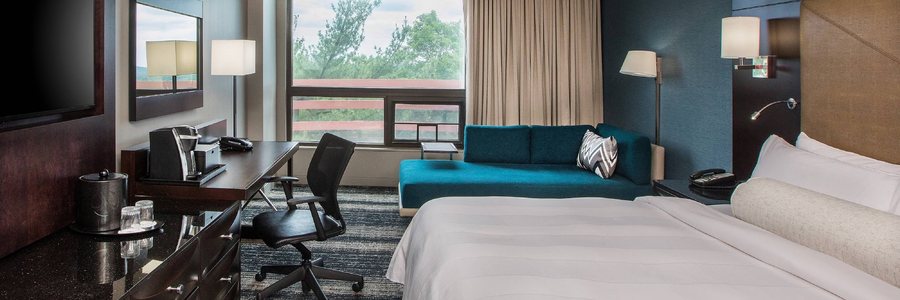 Boston Marriott Burlington — Guest room