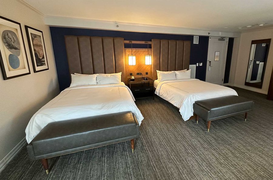 Boston Marriott Long Wharf — Guest room