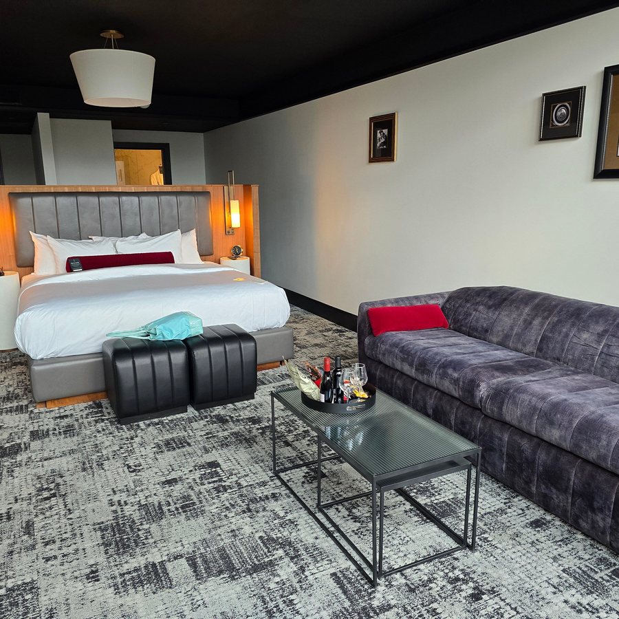 Bottleworks Hotel Indianapolis Indiana — Guest room