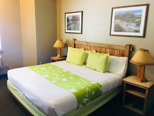 Boulder Creek Inn — Guest room