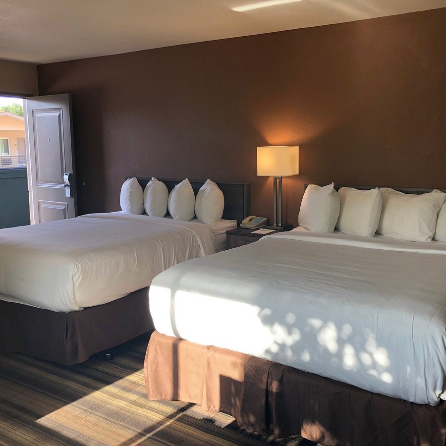 Boulder Hot Springs Inn and Spa — Guest room