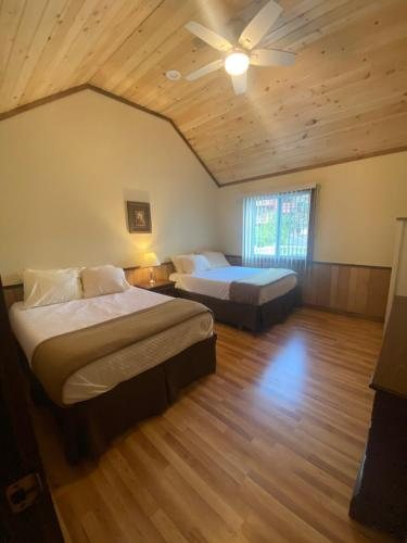 Boulders Resort — Guest room