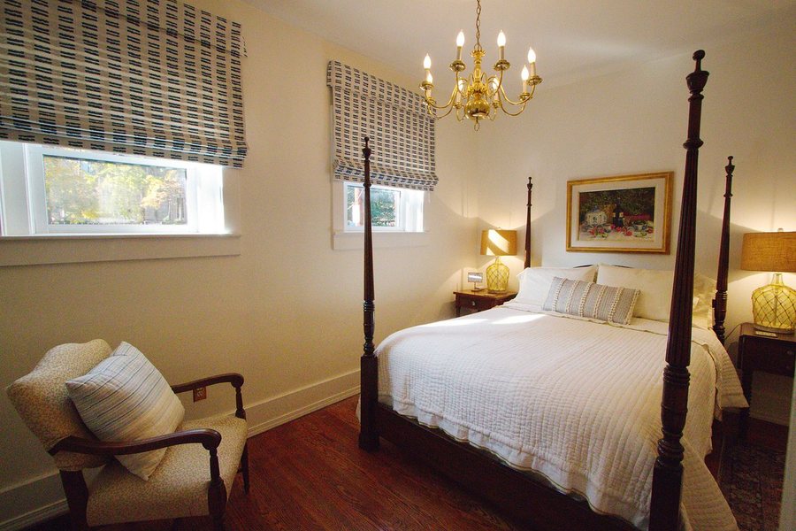 Bourbon Barrel Inn Bed Breakfast — Guest room