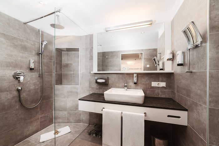 Boutique Hotel Donauwalzer Vienna — Bathroom