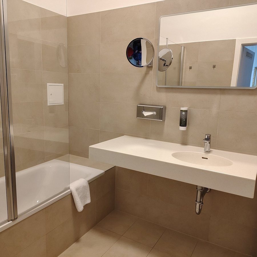 Boutique Hotel Kugel — Bathroom