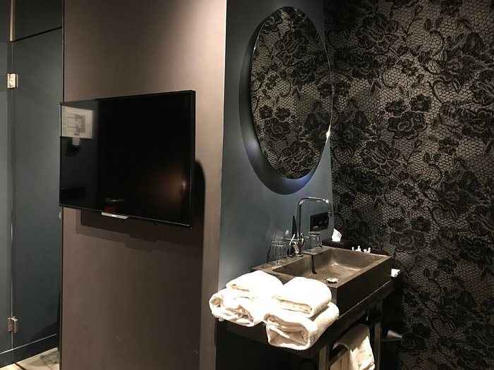 Boutique Hotel Oosteinde — Bathroom