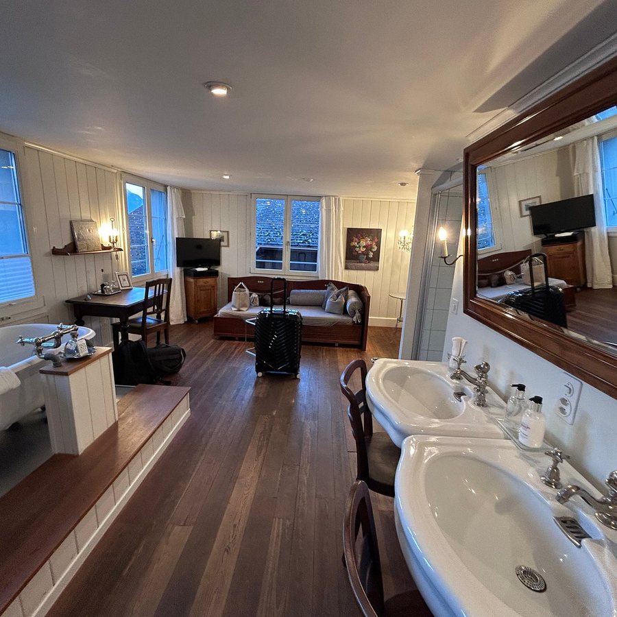 Boutique Hotel Schlussel — Bathroom