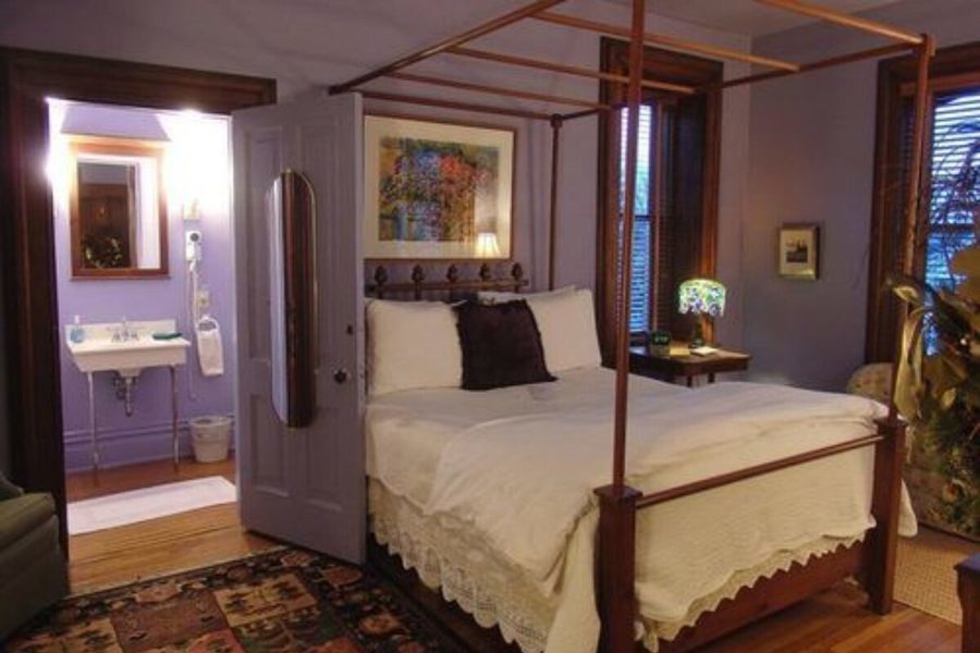 Boyden House Inn — Guest room