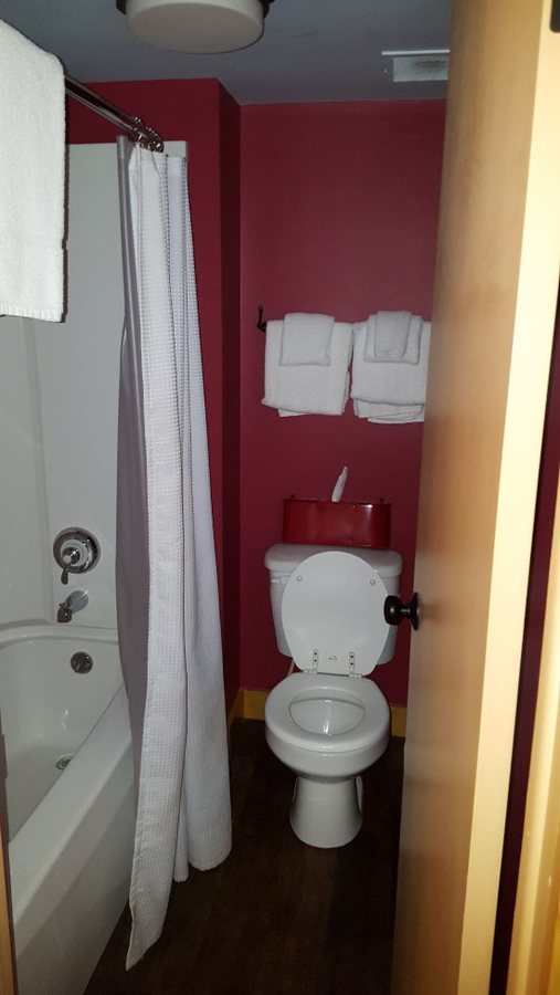 Boyne City Motel Boyne City Charlevoix County Michigan — Bathroom