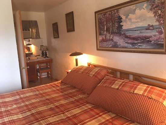 Boyne City Motel Boyne City Charlevoix County Michigan — Guest room