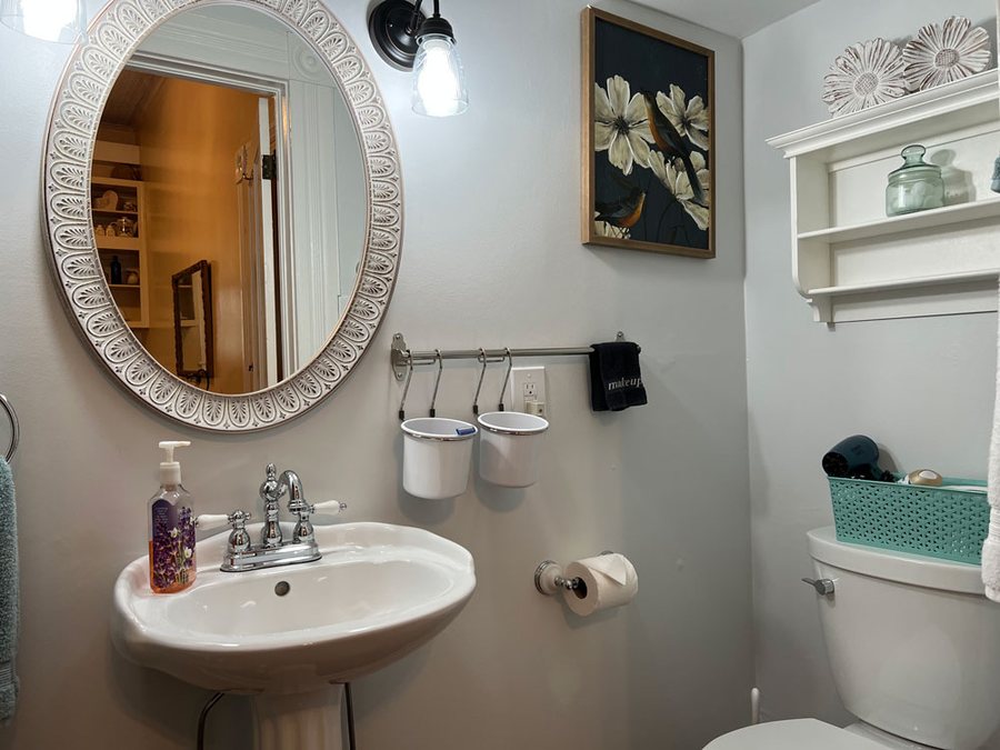 Brackenridge House Bed and Breakfast — Bathroom