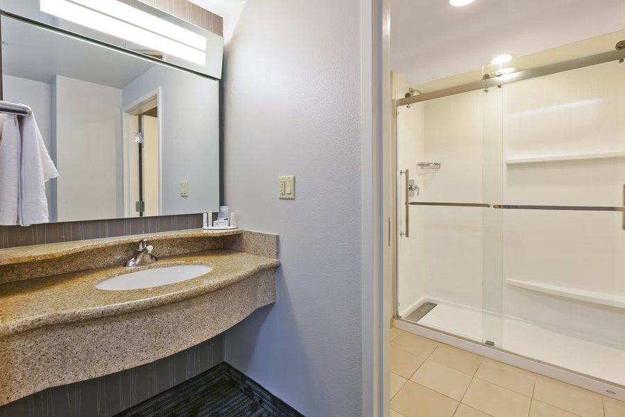 Bradford House — Bathroom