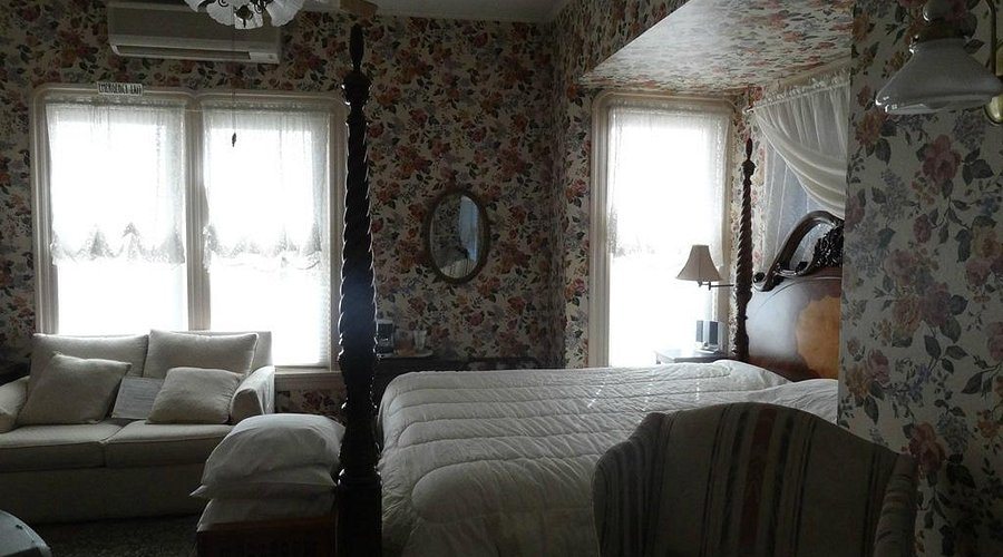 Bradford Place Inn and Gardens — Guest room