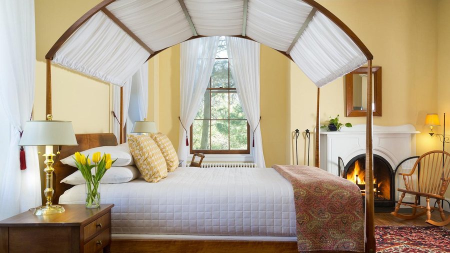 Brampton 1860 — Guest room