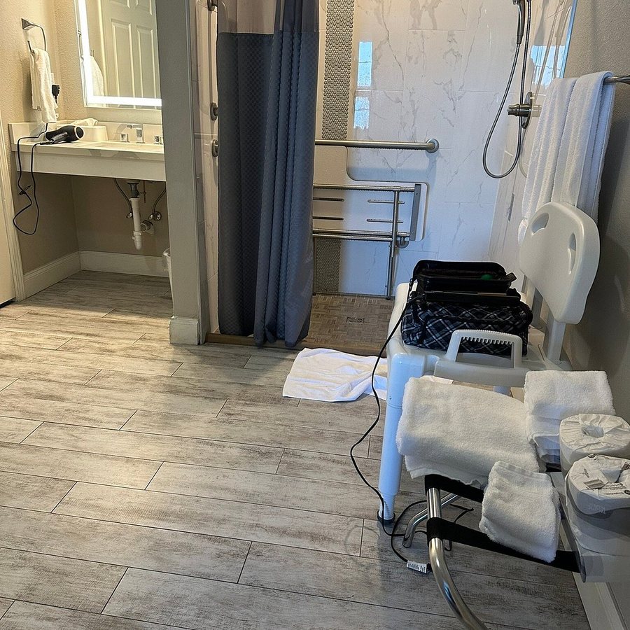 Branson Lakeside Rv Park — Bathroom