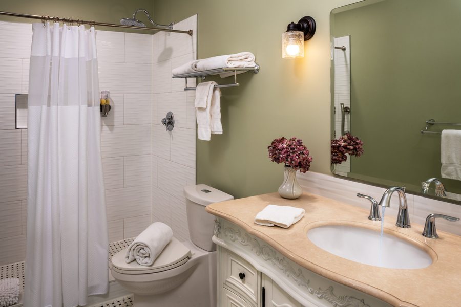 Brava House Bed And Breakfast — Bathroom