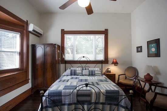 Brava House Bed And Breakfast — Guest room