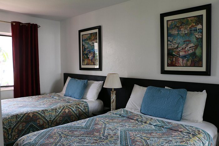 Breakaway Inn — Guest room