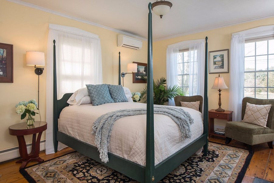 Brewster By The Sea Inn — Guest room