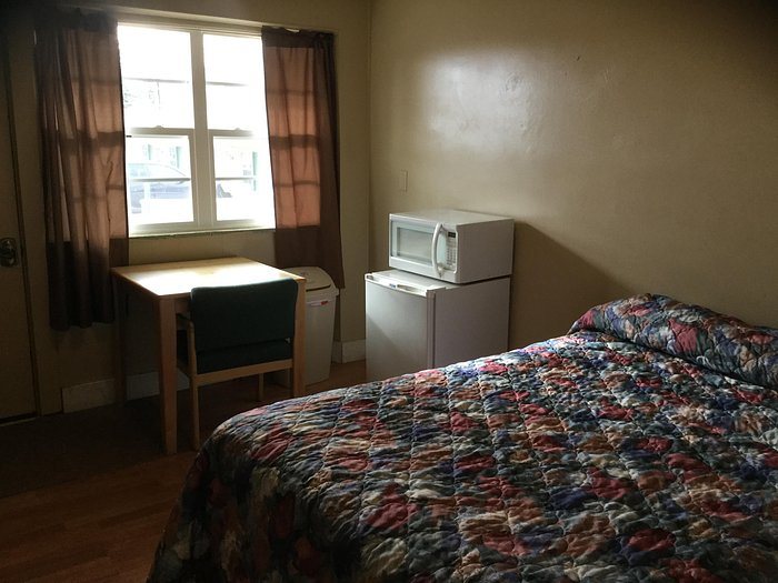 Brickyard Inn — Guest room