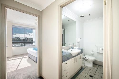Bridgewater Apartments — Bathroom
