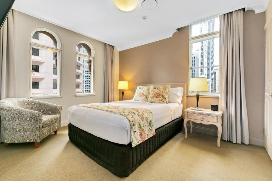 Brisbane Manor Hotel — Guest room