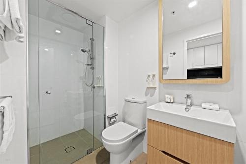 Brisbane One Apartments by CLLIX — Bathroom