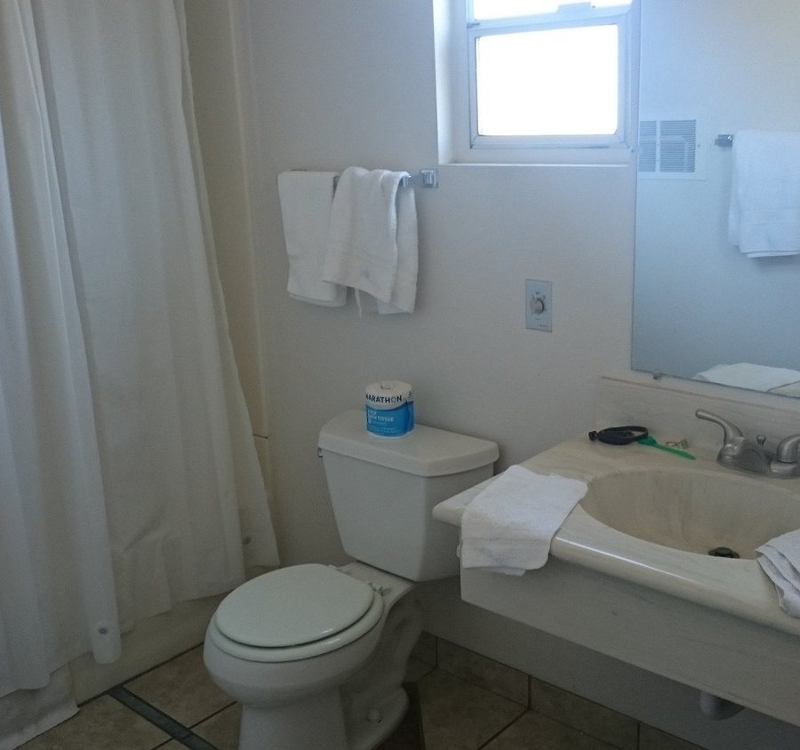 Bristlecone Motel — Bathroom