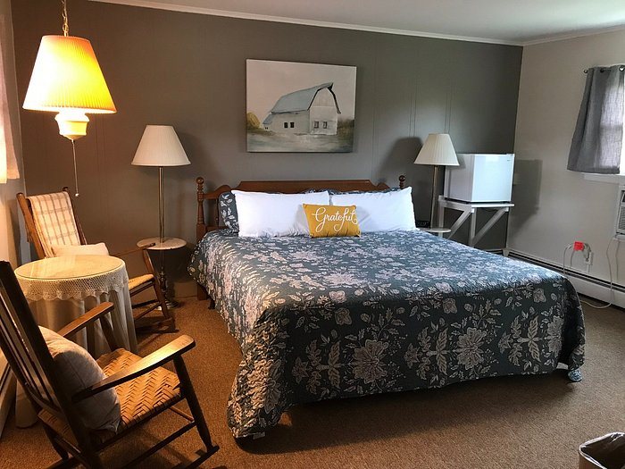 Brittany Motel — Guest room