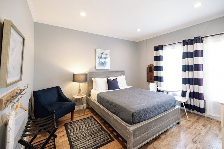 Broadlind Hotel — Guest room