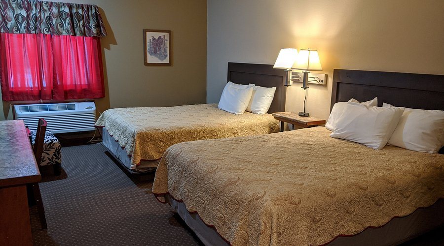 Broadus Motels — Guest room