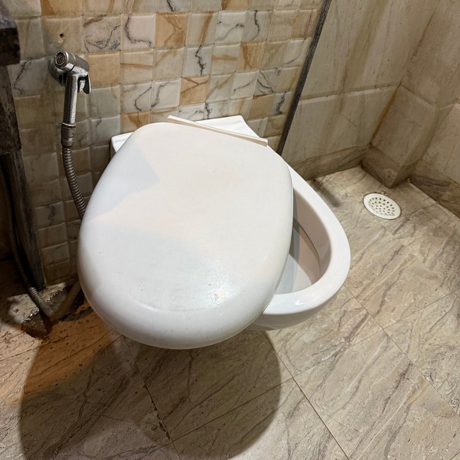 Broadway An Alivaa Collection Hotel — Bathroom