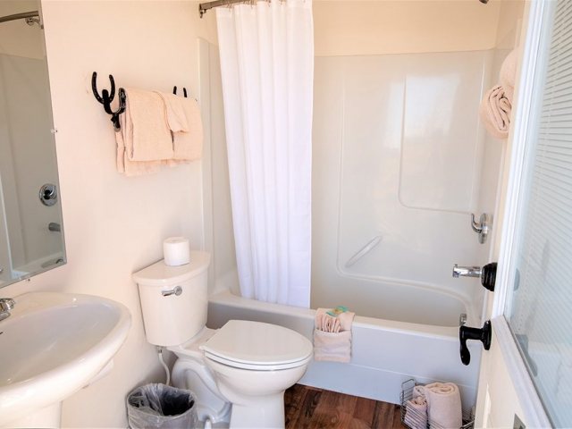Broken Spur Inn — Bathroom