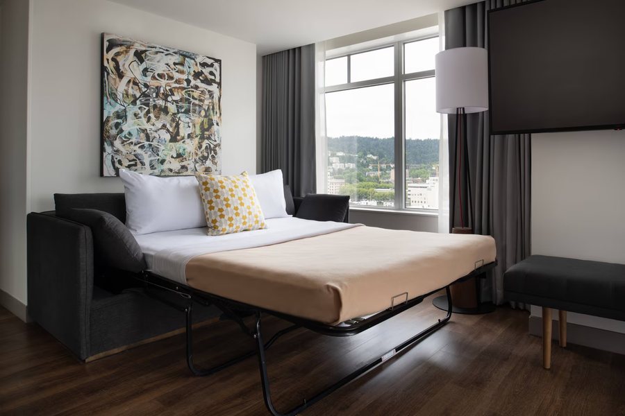 Brooklyn Center Suites — Guest room