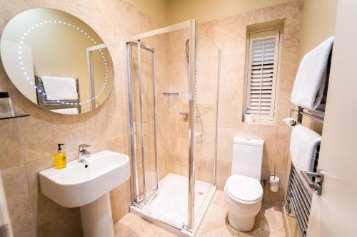 Brooks Hotel Edinburgh — Bathroom
