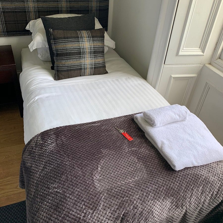 Brooks Hotel Edinburgh — Guest room