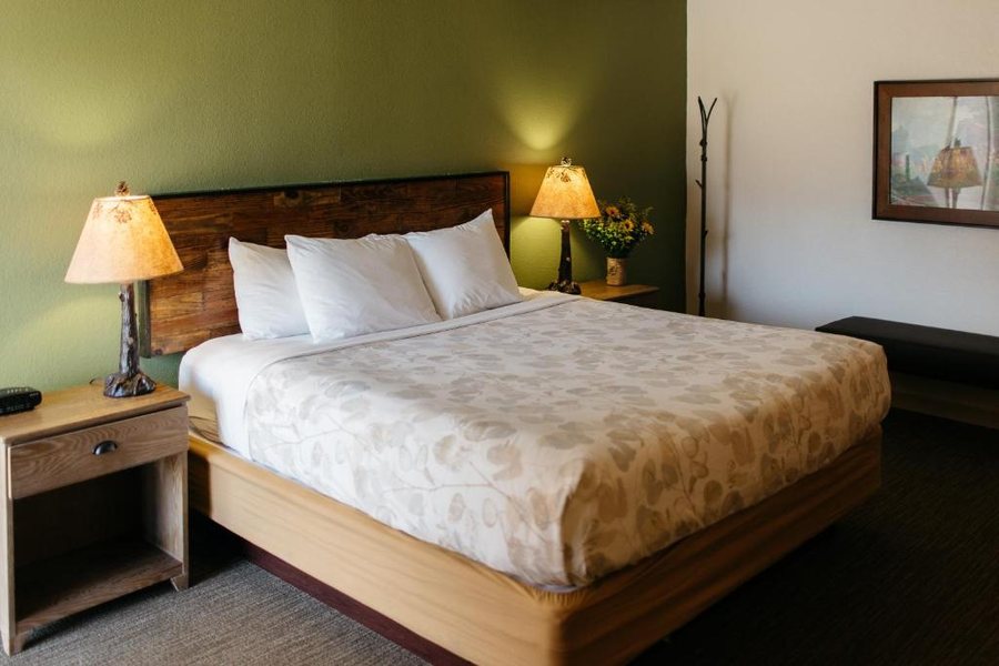 Brown County Inn — Guest room