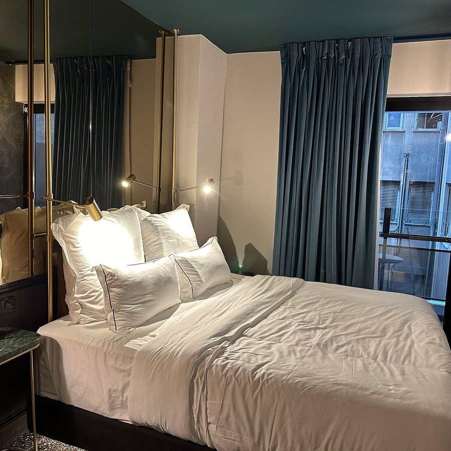 Brown Lighthouse Athens — Guest room