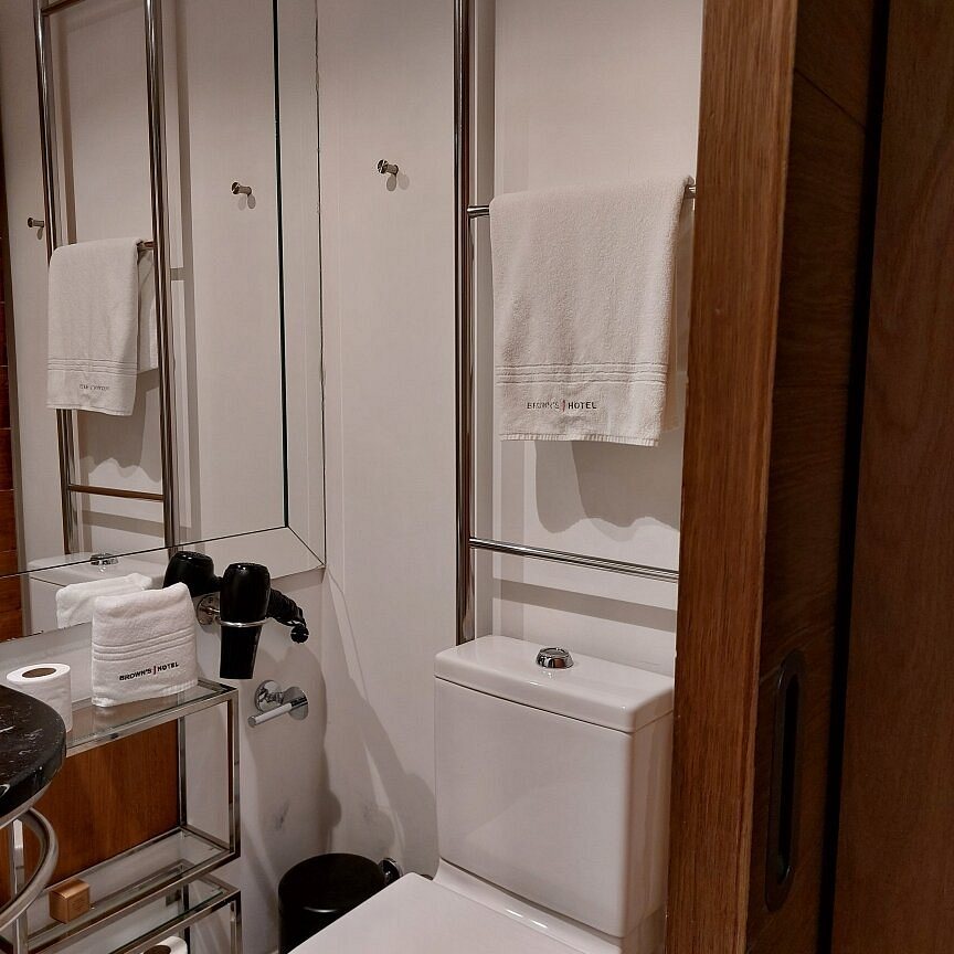 Brown s Boutique Hotel — Bathroom