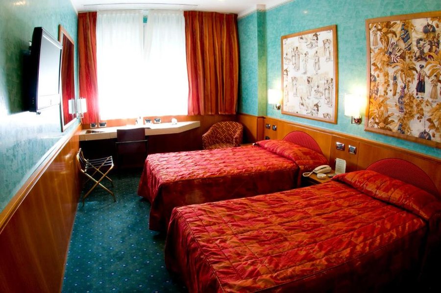 Brunelleschi Hotel — Guest room