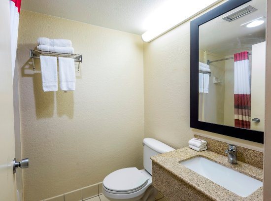 Brunswick Manor — Bathroom