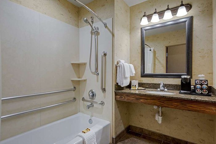Bryce Canyon Resort — Bathroom