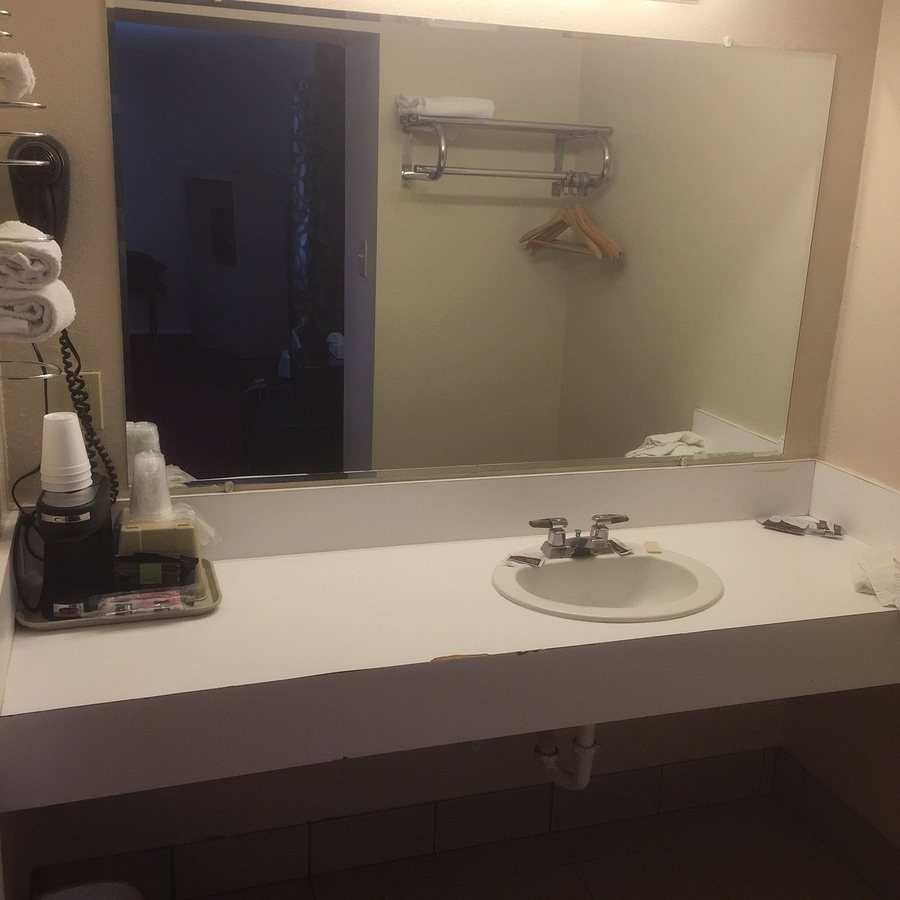 Bryce Way Motel — Bathroom