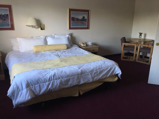 Bryce Way Motel — Guest room