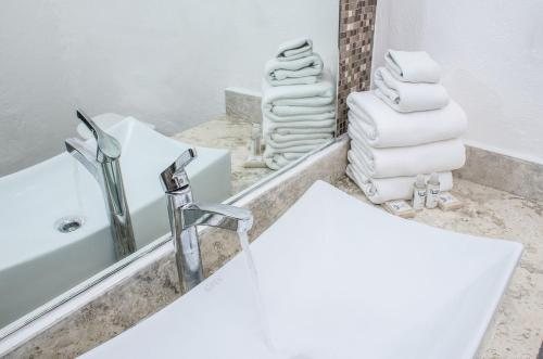 Bsea Cancun Plaza — Bathroom