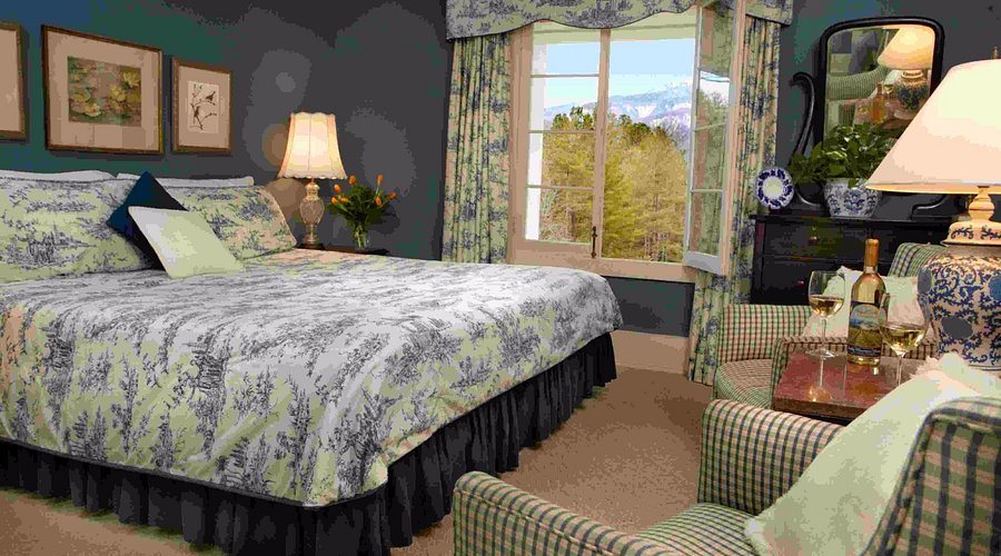 Buckhorn Inn — Guest room