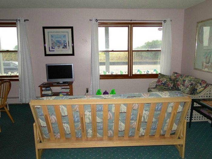 Buckingingham Motel — Guest room