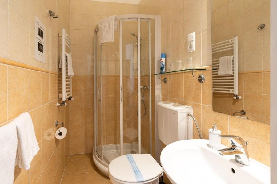 Budapest Panorama Central — Bathroom