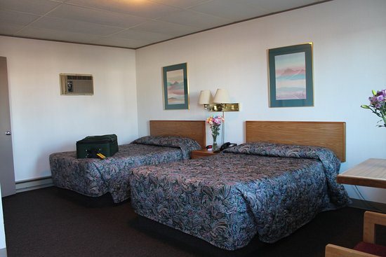Budget Host Crestview Inn — Guest room