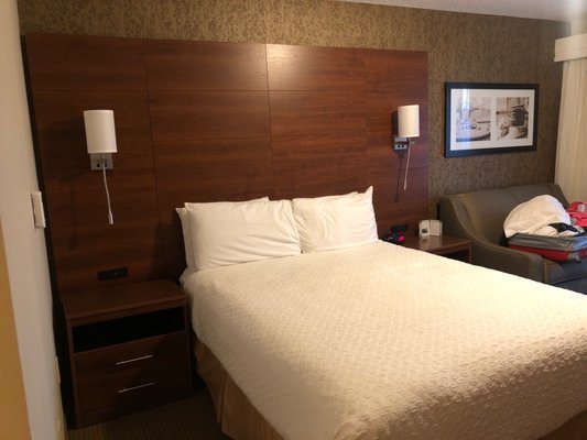 Budget Host Inn Suites — Guest room